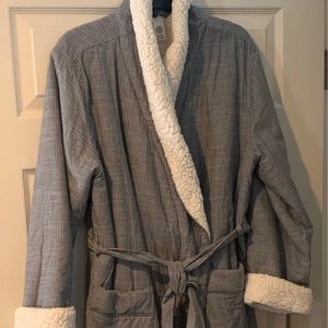 LEVI WOMAN ROBE IN SIZE XL-XXL